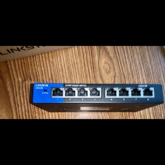 Linksys LGS108 8-port Gigabit Switch system - Picture 3 of 8